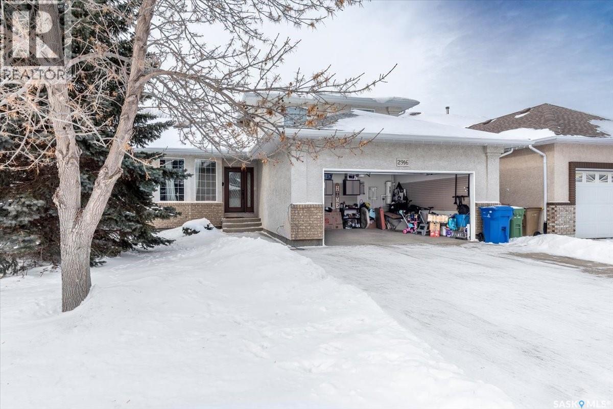 2916 Wimbledon Drive, Regina, Saskatchewan  S4V 2Y2 - Photo 2 - SK027649