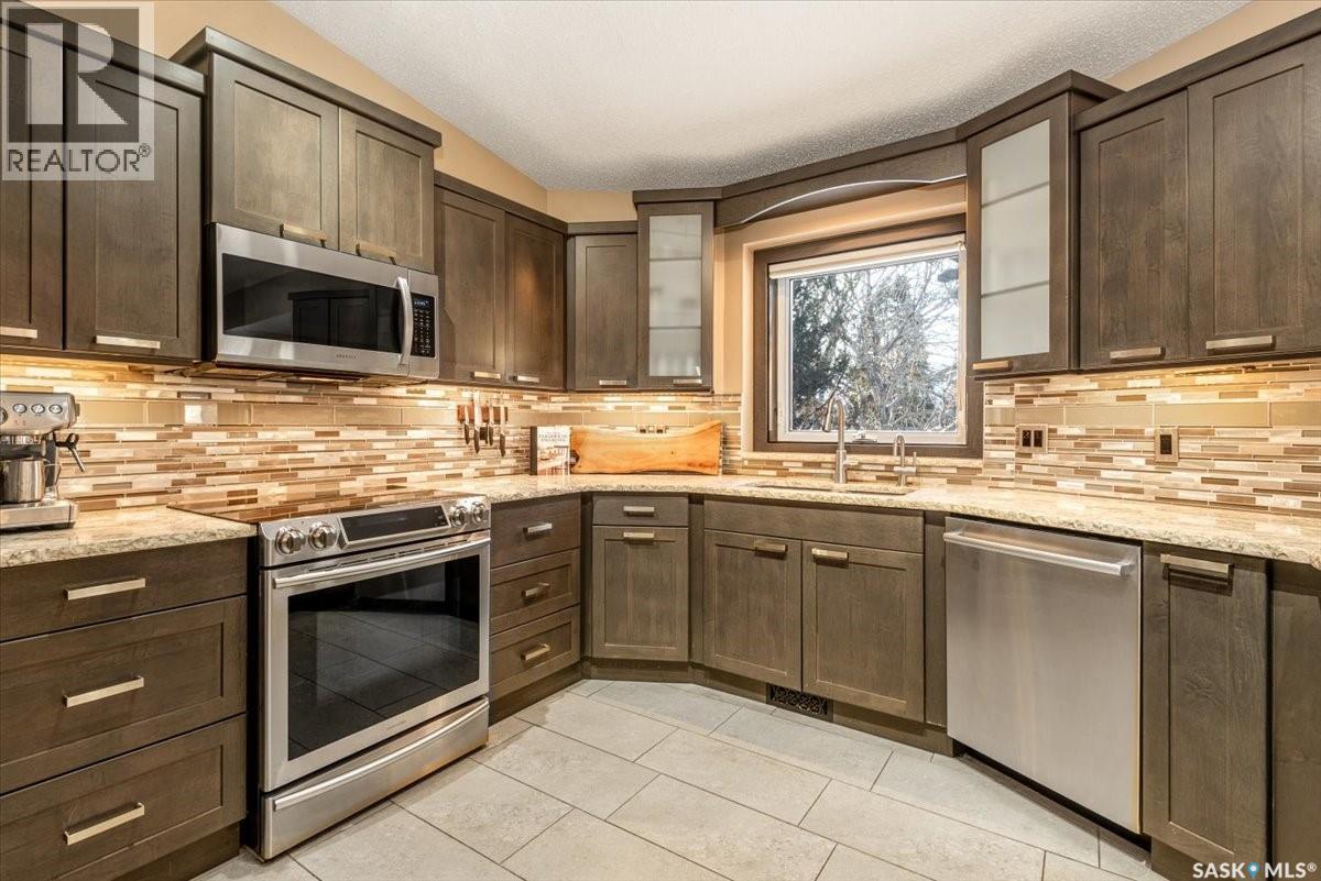 2916 Wimbledon Drive, Regina, Saskatchewan  S4V 2Y2 - Photo 6 - SK027649