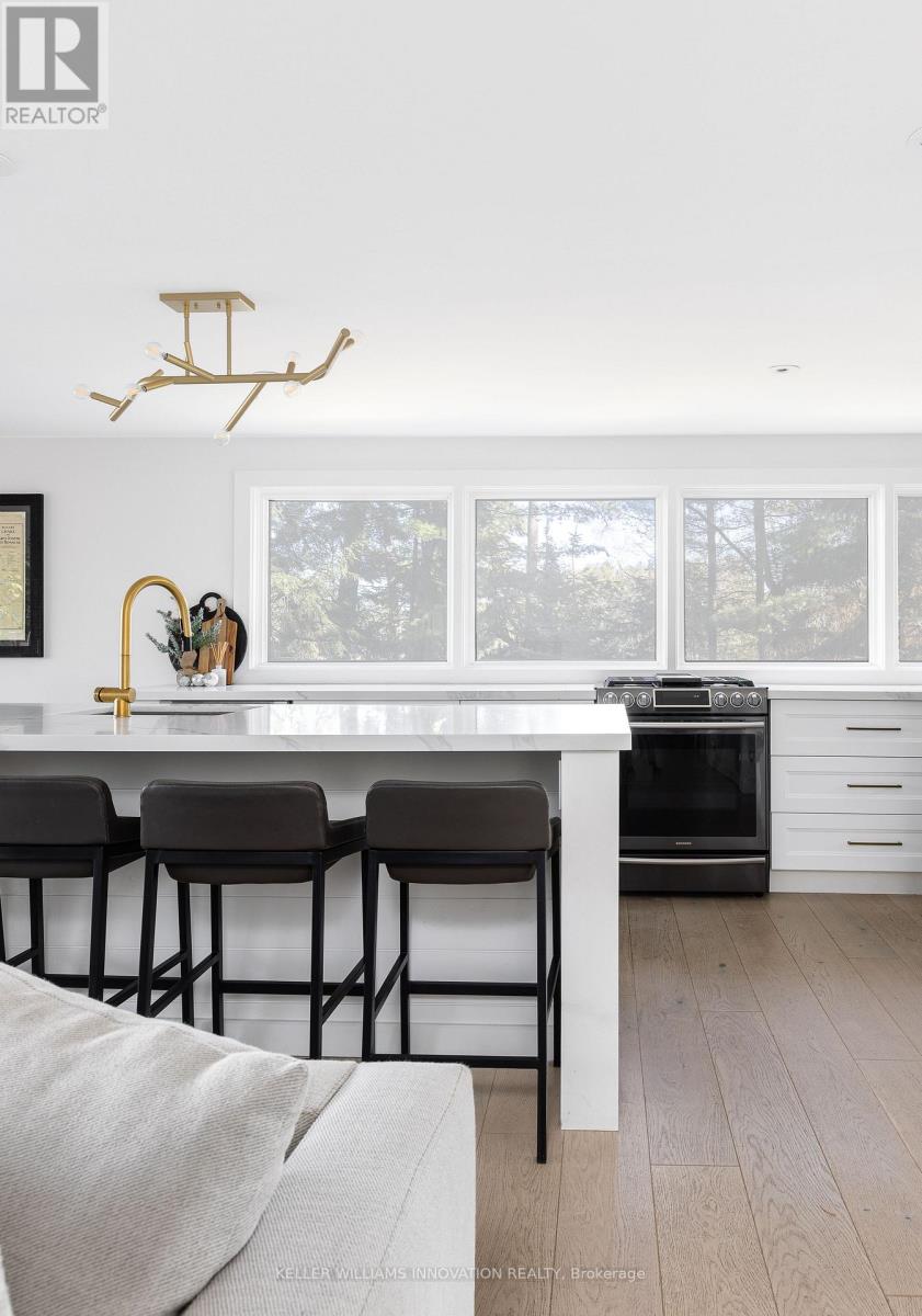 2872 Muskoka Road 118 W, Muskoka Lakes, Ontario  P0B 1J0 - Photo 7 - X12741614