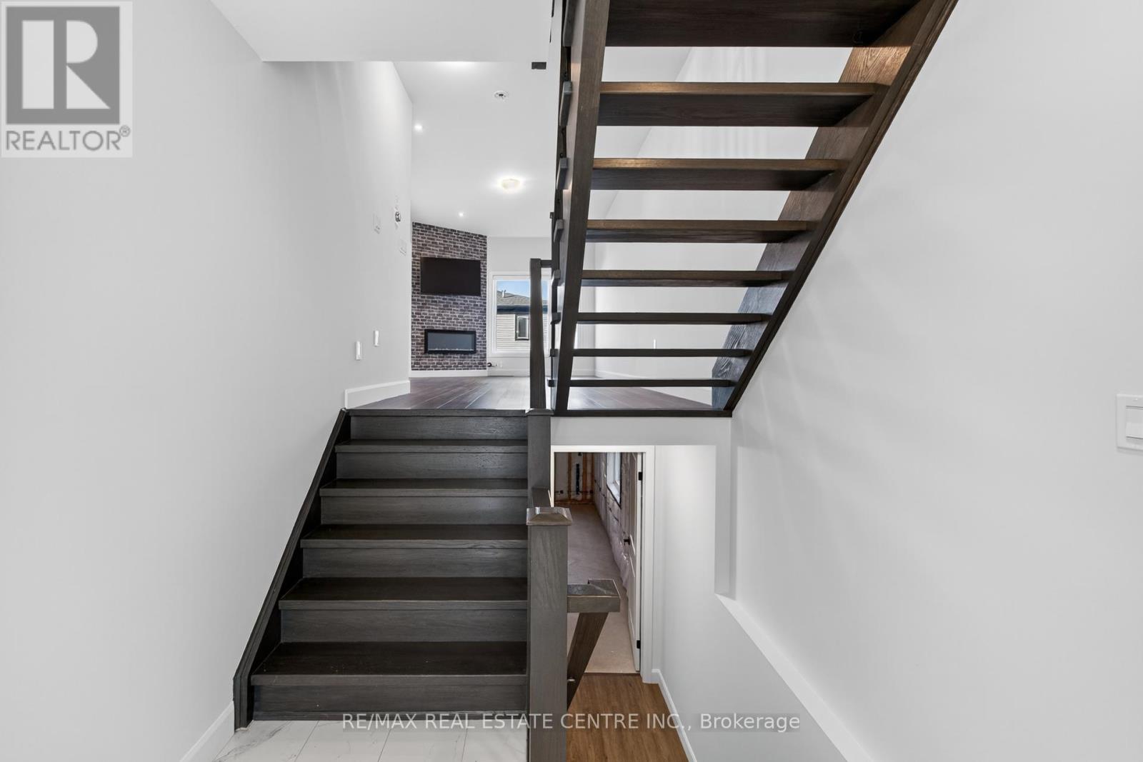 47 Bensley Lane, Hamilton, Ontario  L9C 0E7 - Photo 8 - X12741682