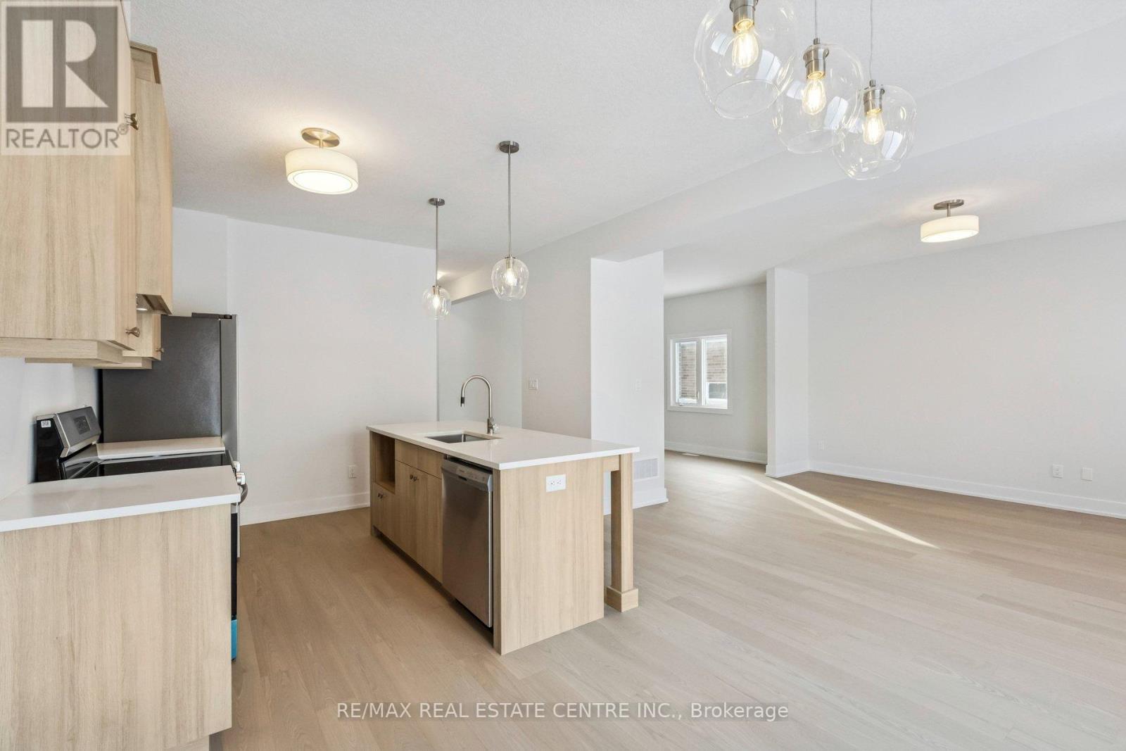 123 Maple Street, Mapleton, Ontario  N0G 1P0 - Photo 8 - X12741692