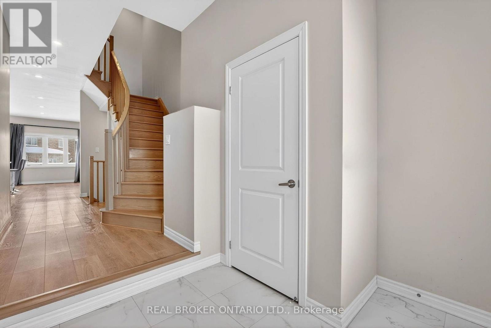 45 Sapphire Way, Thorold, Ontario  L2V 0L4 - Photo 3 - X12741708