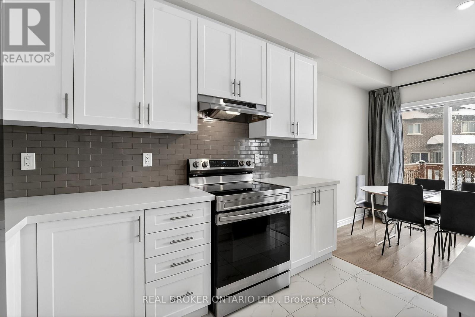 45 Sapphire Way, Thorold, Ontario  L2V 0L4 - Photo 8 - X12741708