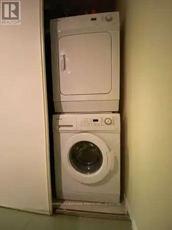 2013 - 7 Bishop Avenue, Toronto, Ontario  M2M 4J4 - Photo 7 - C12738362