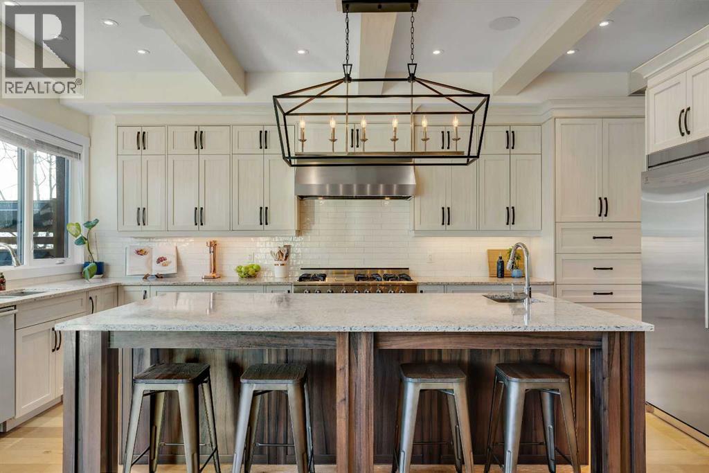 5852 Bowwater Crescent Nw, Calgary, Alberta  T3B 2E2 - Photo 3 - A2279508