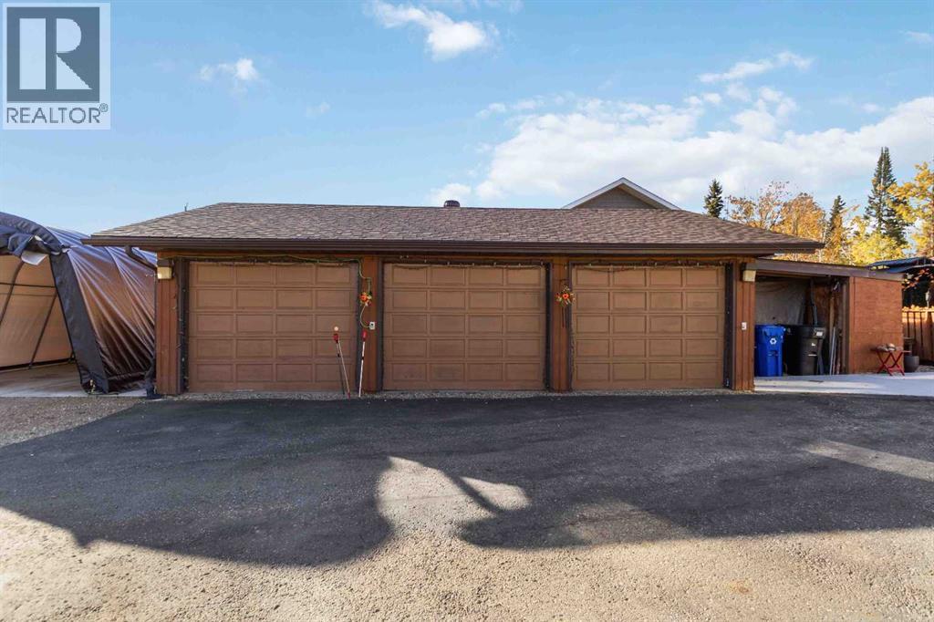 39 Poplar Crescent, Gregoire Lake Estates, Alberta  T9H 0L2 - Photo 4 - A2282556