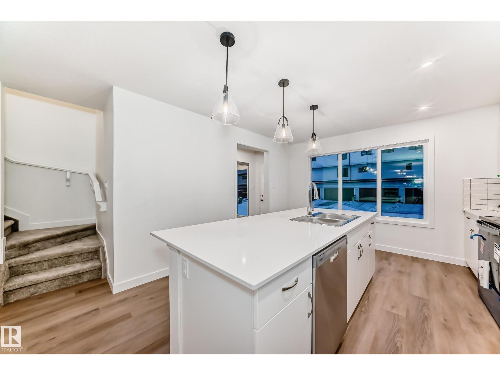 4615 177ave Nw, Edmonton, Alberta  T5Y 4B7 - Photo 4 - E4471574