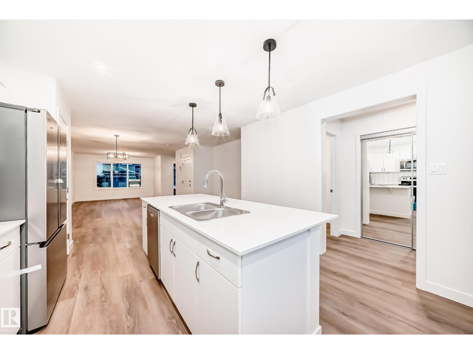 4615 177ave Nw, Edmonton, Alberta  T5Y 4B7 - Photo 6 - E4471574