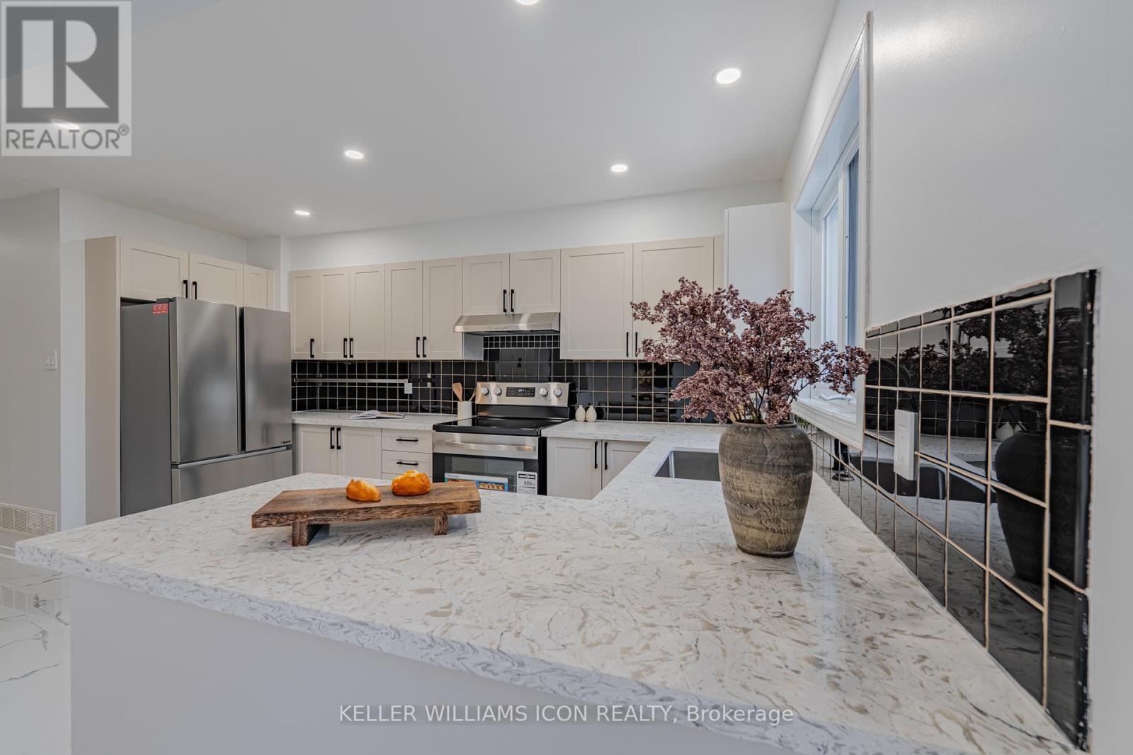 32 Ashpark Crescent, Ottawa, Ontario  K1T 3N8 - Photo 15 - X12741164