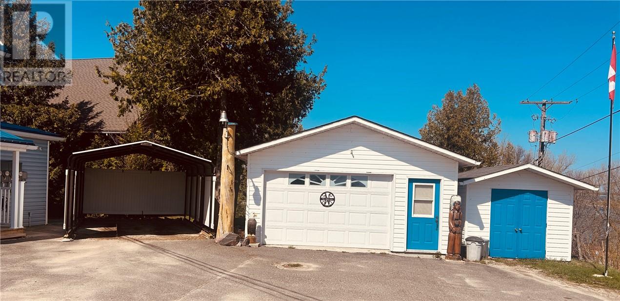 83 Robinson Street W, Little Current, Ontario  P0P 1K0 - Photo 3 - 2121388