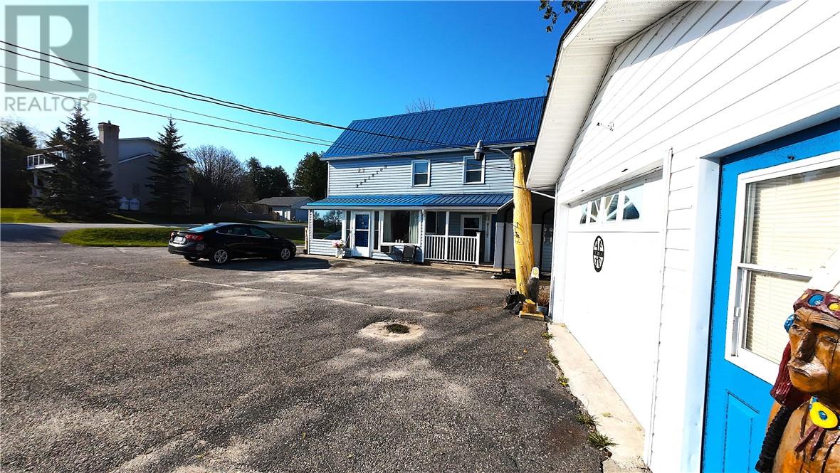 83 Robinson Street W, Little Current, Ontario  P0P 1K0 - Photo 5 - 2121388