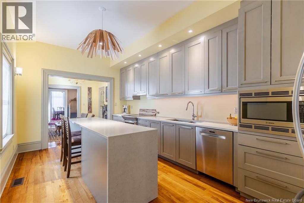 176 York Street, Fredericton, New Brunswick E3B 3N7 - Photo 2 - NB132163