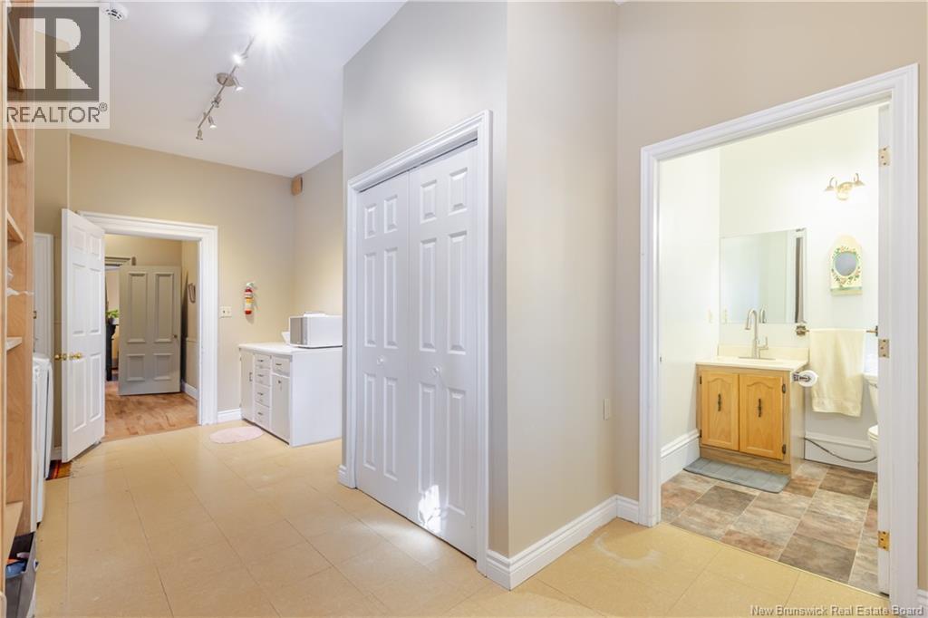 176 York Street, Fredericton, New Brunswick E3B 3N7 - Photo 34 - NB132163