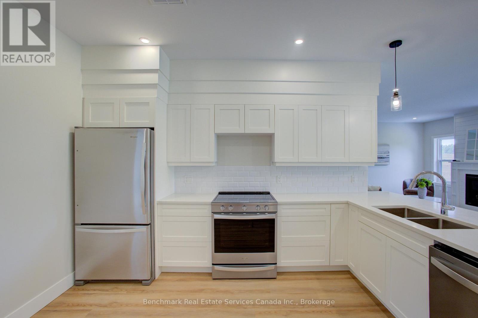 38 - 1182 Queen Street, Kincardine, Ontario  N2Z 1G4 - Photo 11 - X12703356