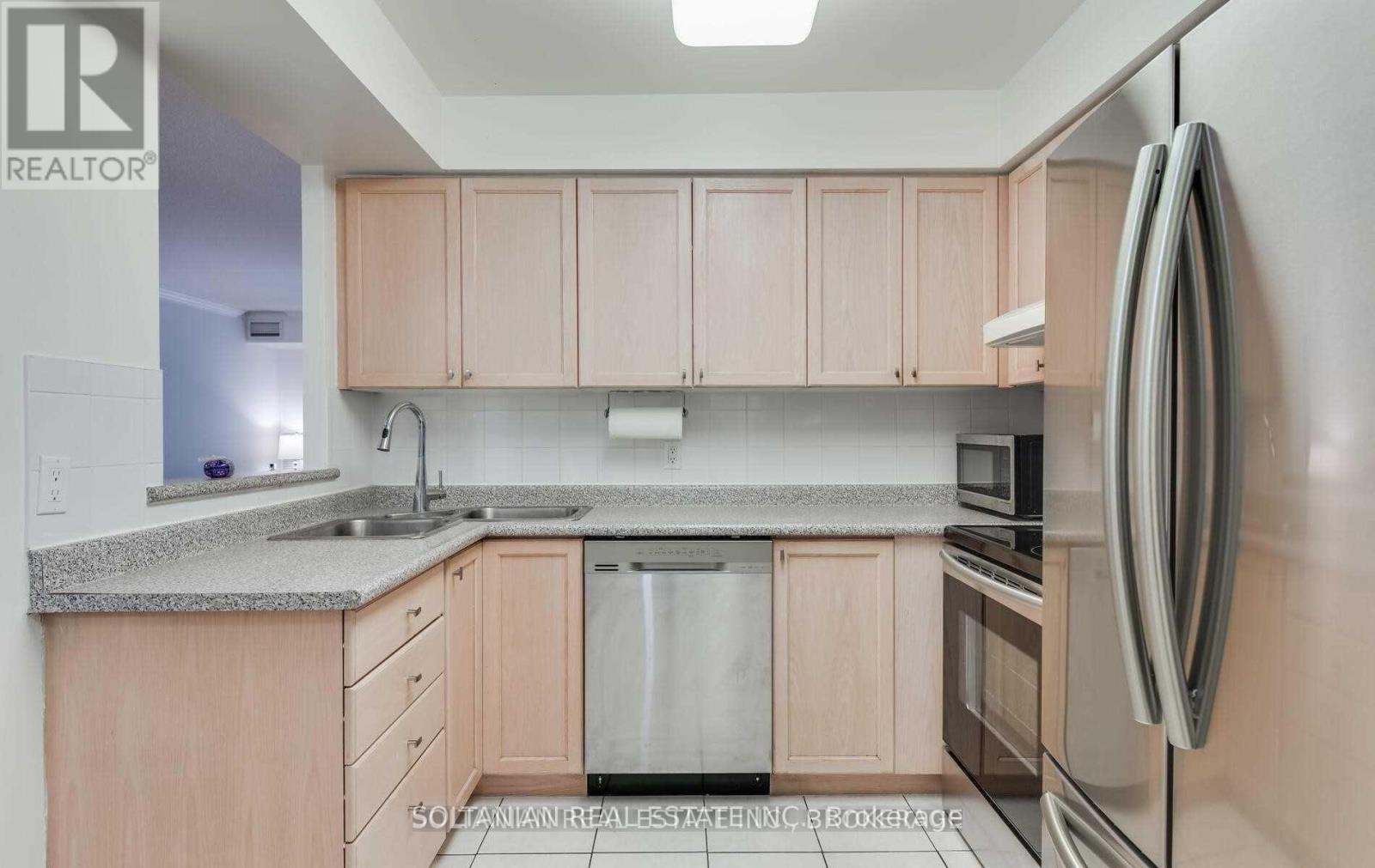 217 - 88 Grandveiw Way, Toronto, Ontario  M2N 6V6 - Photo 2 - C12741870