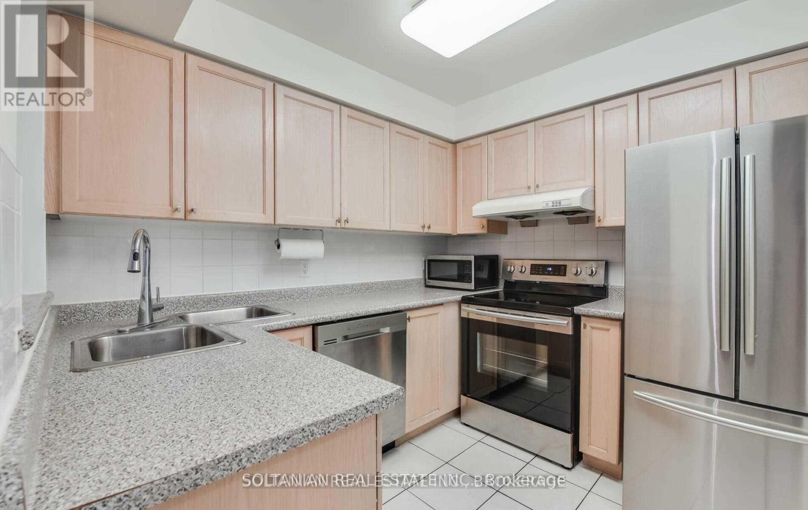 217 - 88 Grandveiw Way, Toronto, Ontario  M2N 6V6 - Photo 3 - C12741870