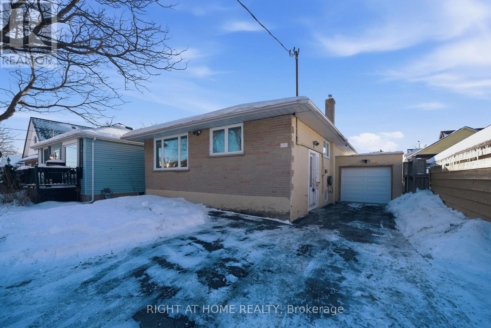 708 CARNEGIE AVENUE, Oshawa, Ontario