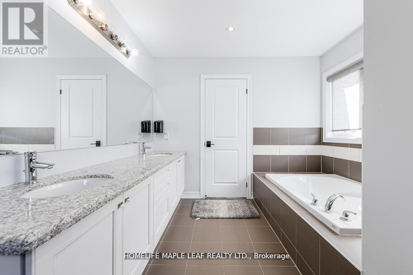 118 Lorne Thomas Place, New Tecumseth, Ontario  L9R 0V8 - Photo 28 - N12741788