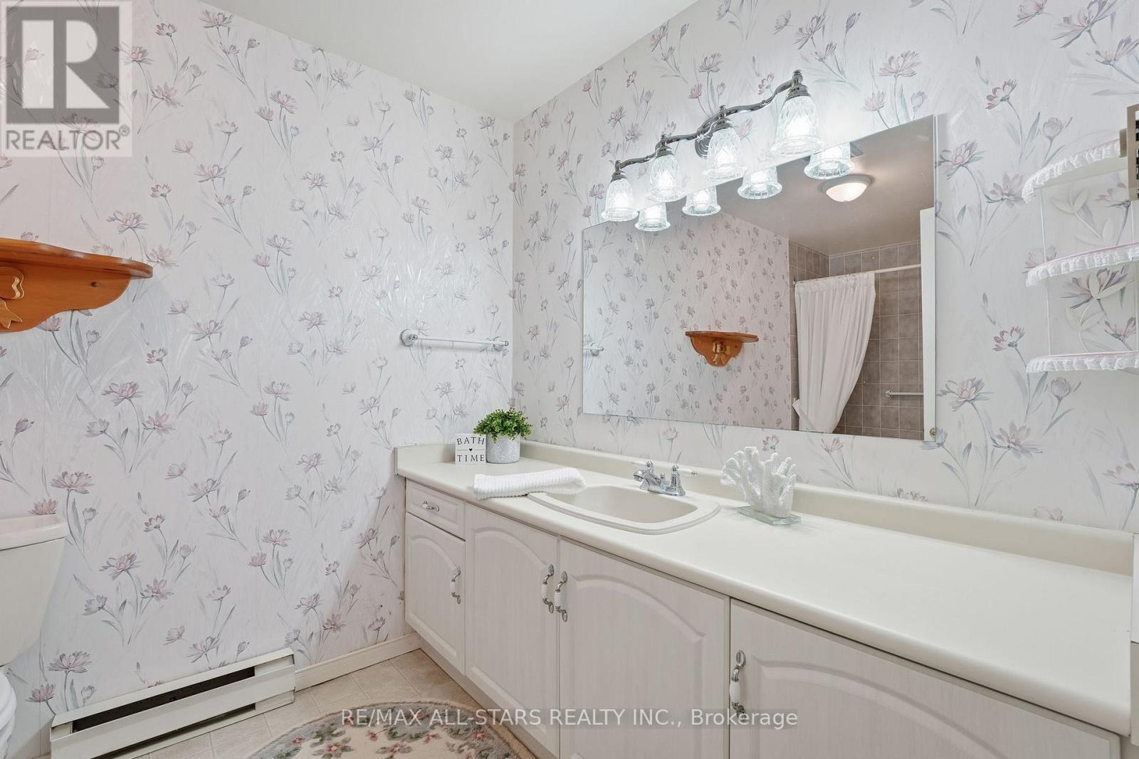 301 - 111 Grew Boulevard, Georgina, Ontario  L0E 1L0 - Photo 21 - N12741828