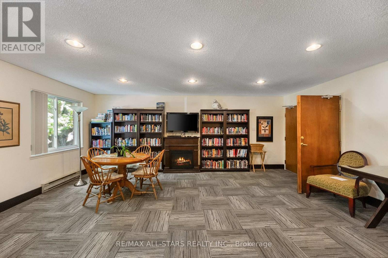 301 - 111 Grew Boulevard, Georgina, Ontario  L0E 1L0 - Photo 32 - N12741828