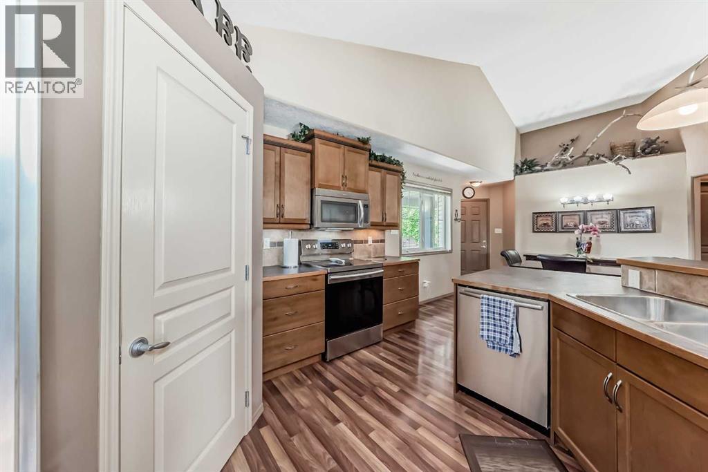 41 Canyoncrest Point W, Lethbridge, Alberta  T1K 7Y4 - Photo 6 - A2282691