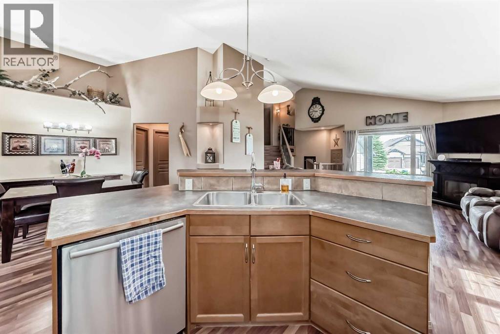 41 Canyoncrest Point W, Lethbridge, Alberta  T1K 7Y4 - Photo 8 - A2282691