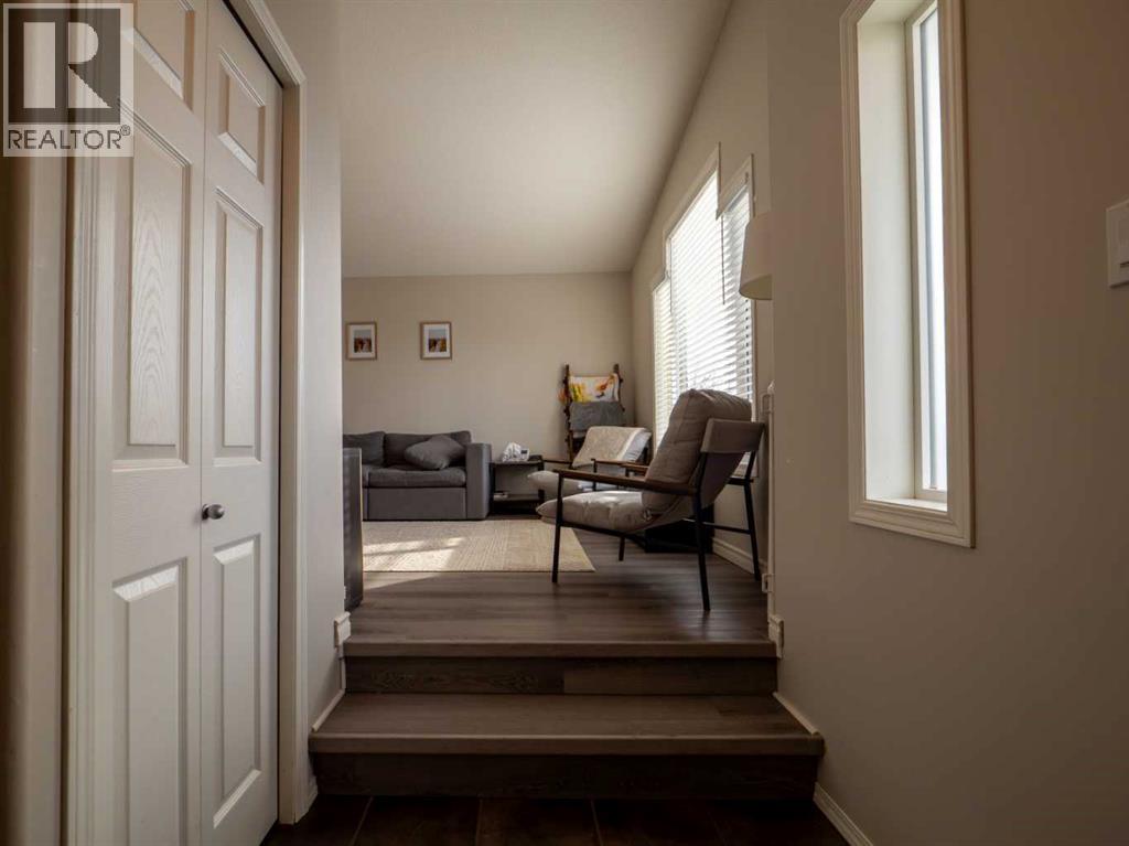 263 Mt Sunburst Way W, Lethbridge, Alberta  T1K 2S3 - Photo 3 - A2282645