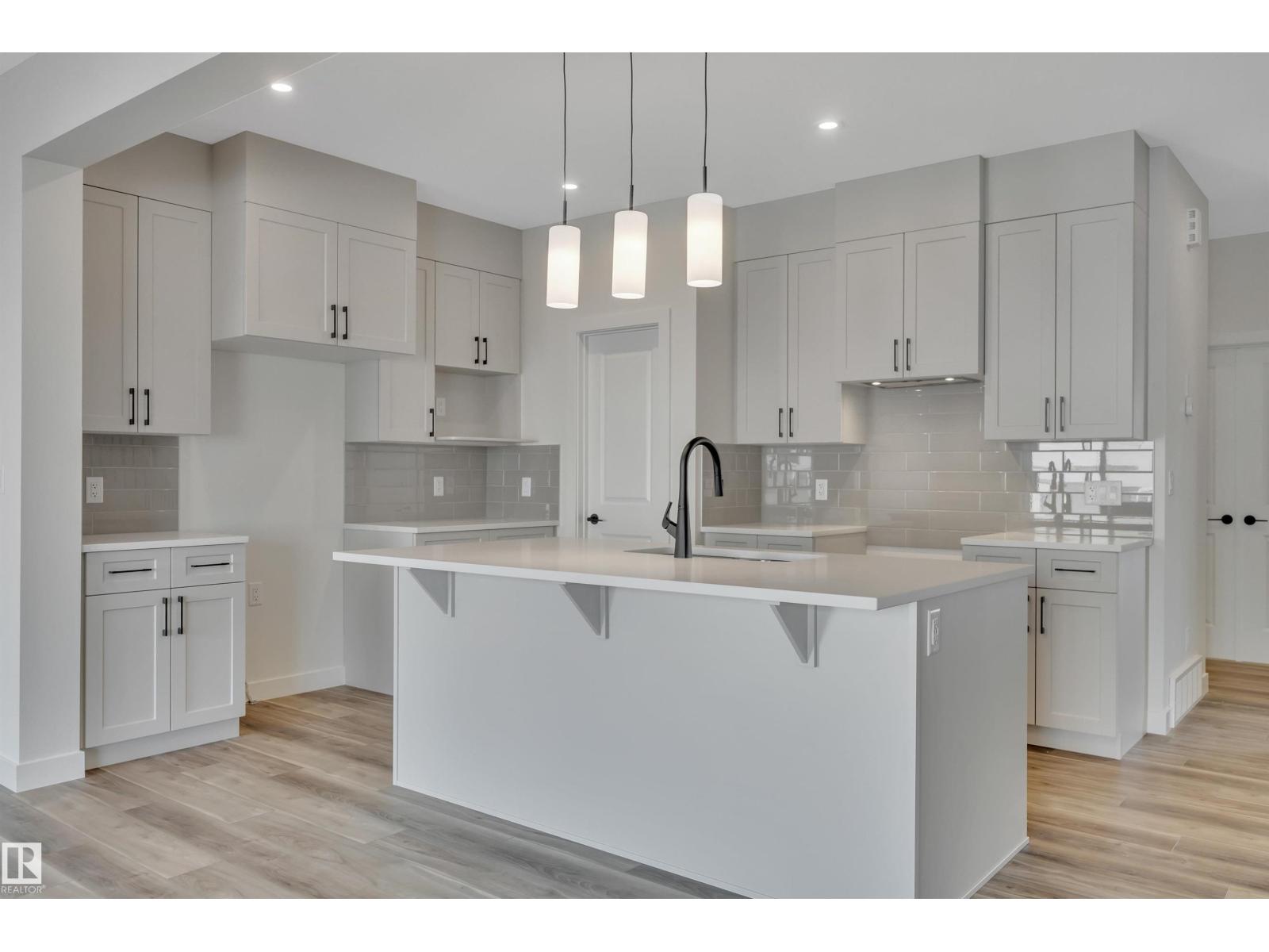 22518 87a Av Nw, Edmonton, Alberta  T5T 7Y6 - Photo 4 - E4471582