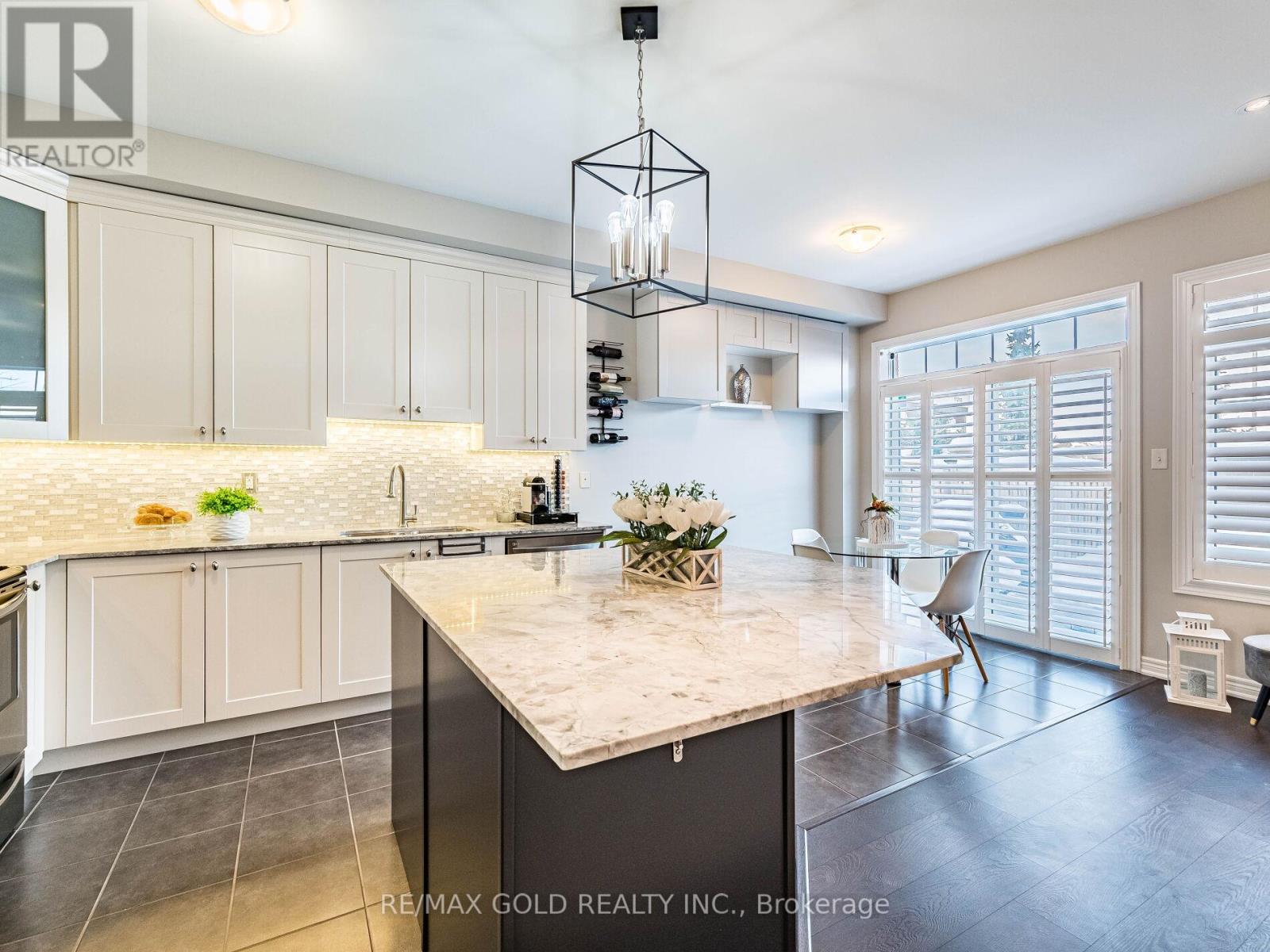 34 Kempenfelt Drive, Brampton, Ontario  L7A 0Z6 - Photo 12 - W12741806