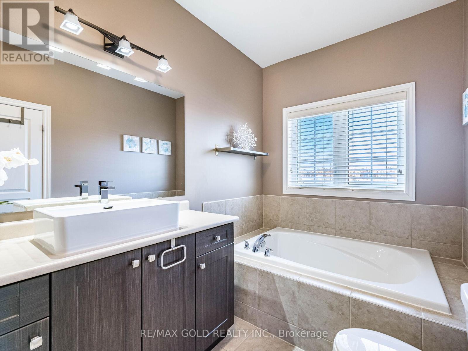 34 Kempenfelt Drive, Brampton, Ontario  L7A 0Z6 - Photo 21 - W12741806