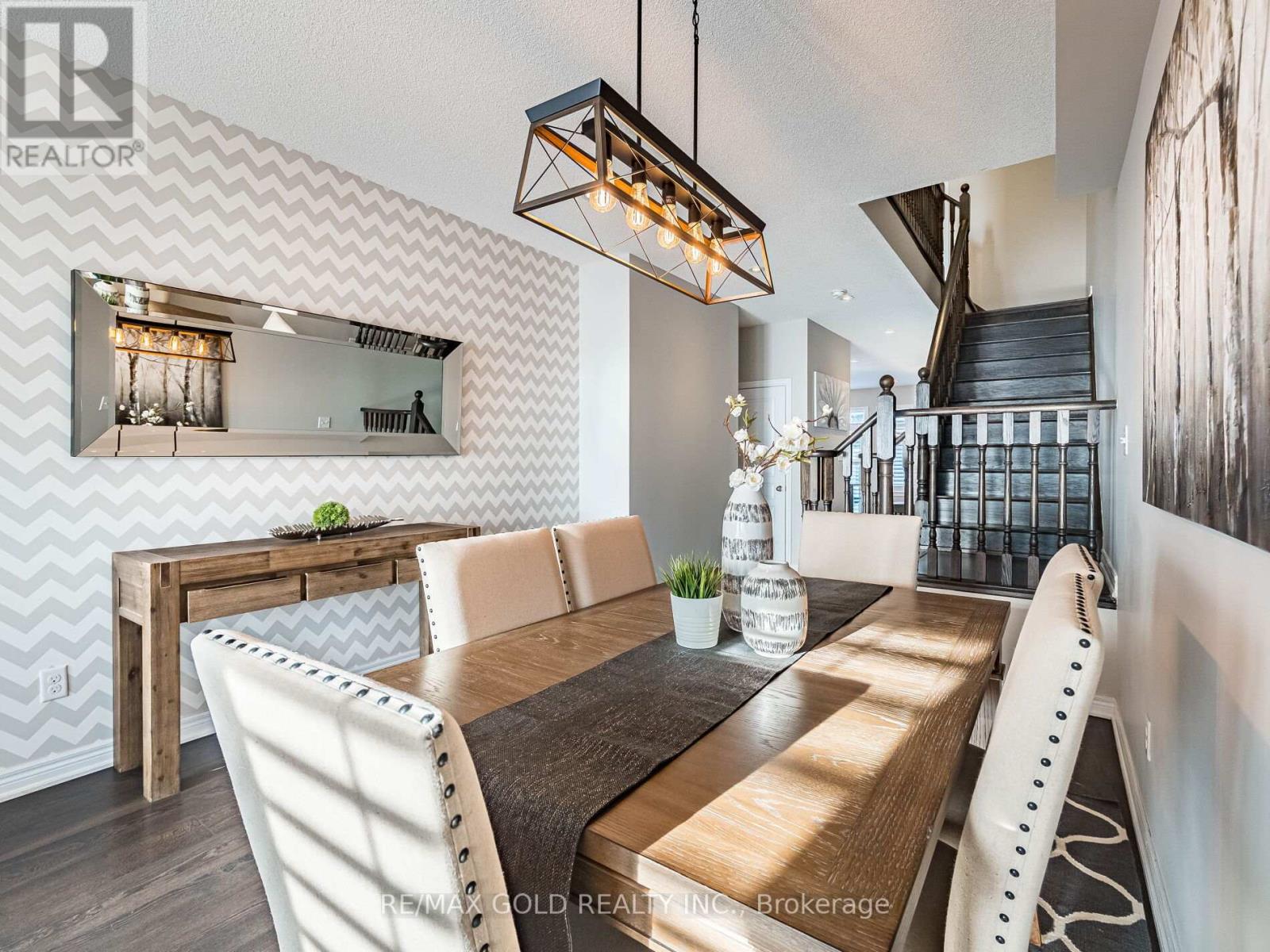 34 Kempenfelt Drive, Brampton, Ontario  L7A 0Z6 - Photo 5 - W12741806