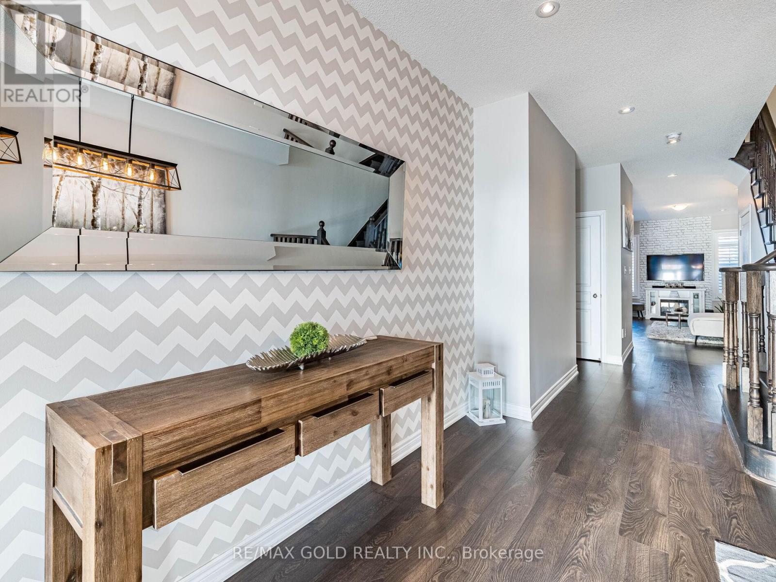 34 Kempenfelt Drive, Brampton, Ontario  L7A 0Z6 - Photo 6 - W12741806