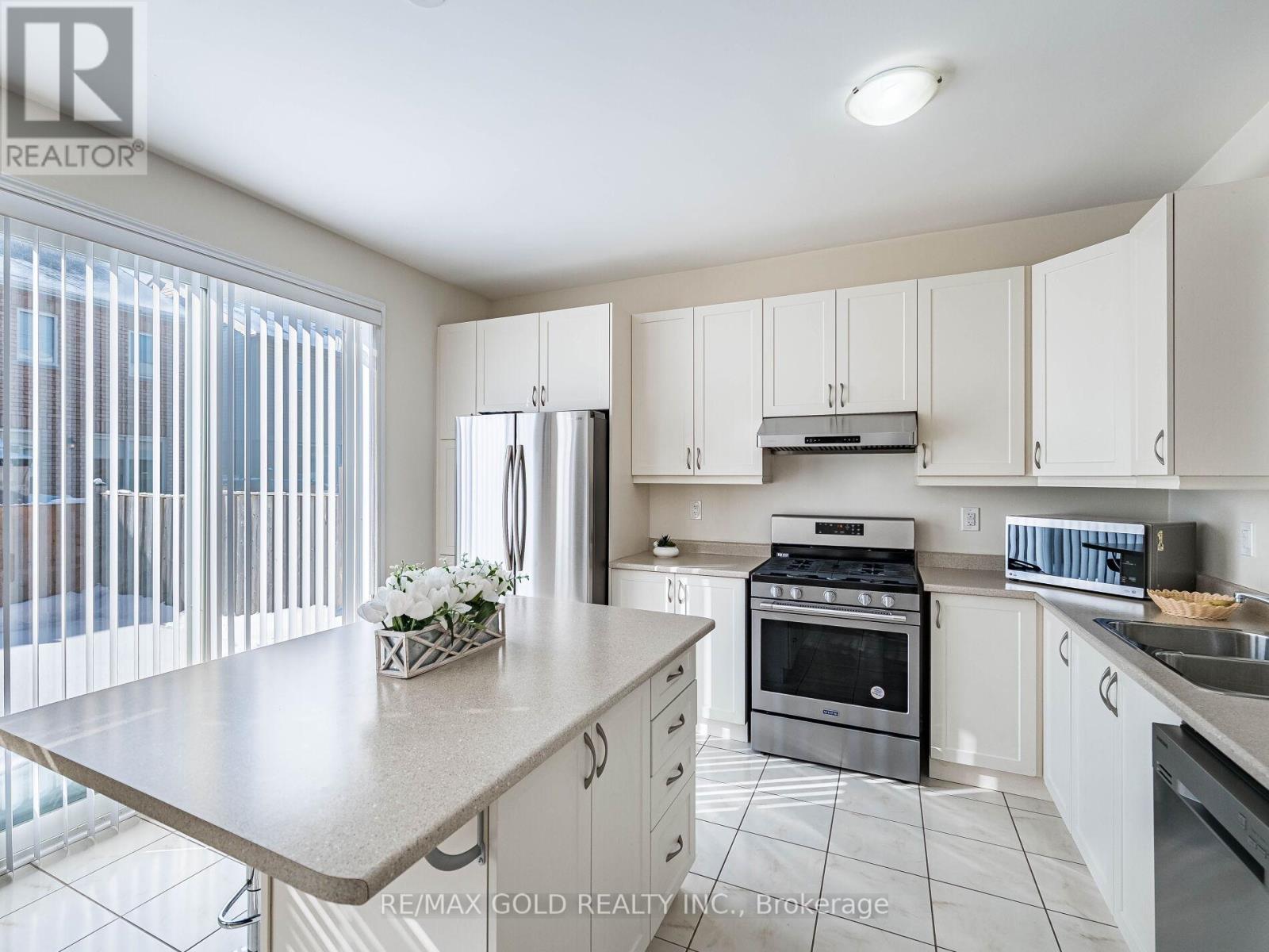 520 Edenbrook Hill Drive, Brampton, Ontario  L7A 4T7 - Photo 13 - W12741808