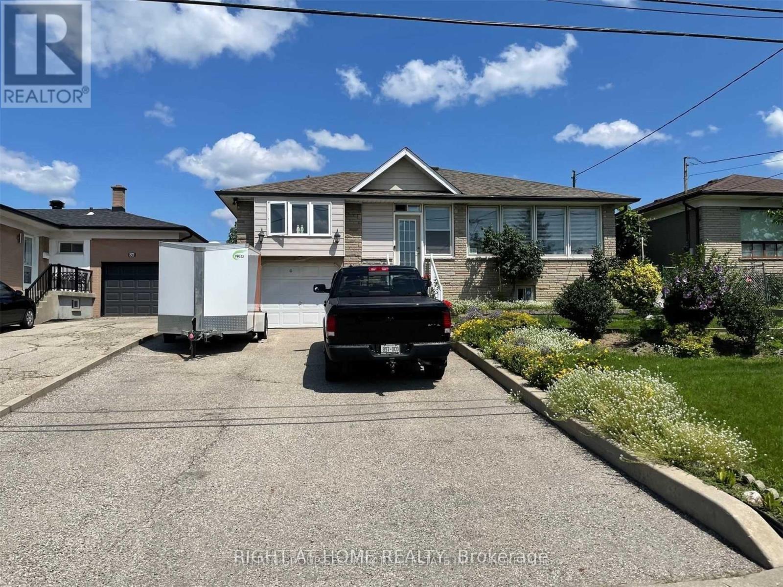 LOWER - 28 SPARROW AVENUE, Toronto, Ontario