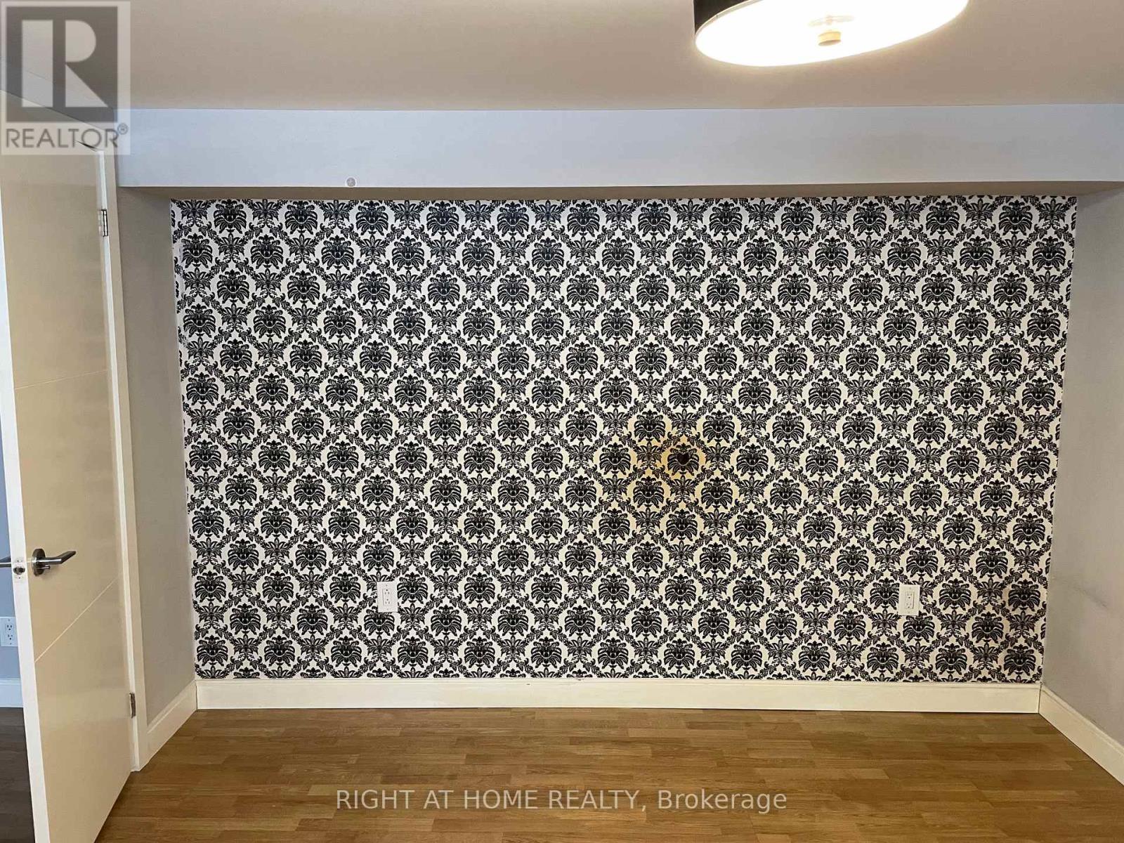 Lower - 28 Sparrow Avenue, Toronto, Ontario  M6A 1L4 - Photo 5 - W12741844