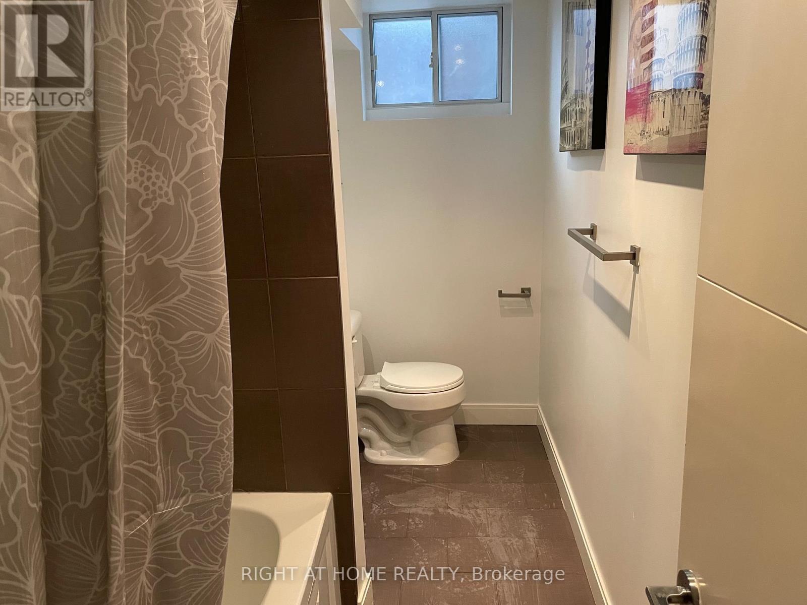 Lower - 28 Sparrow Avenue, Toronto, Ontario  M6A 1L4 - Photo 6 - W12741844