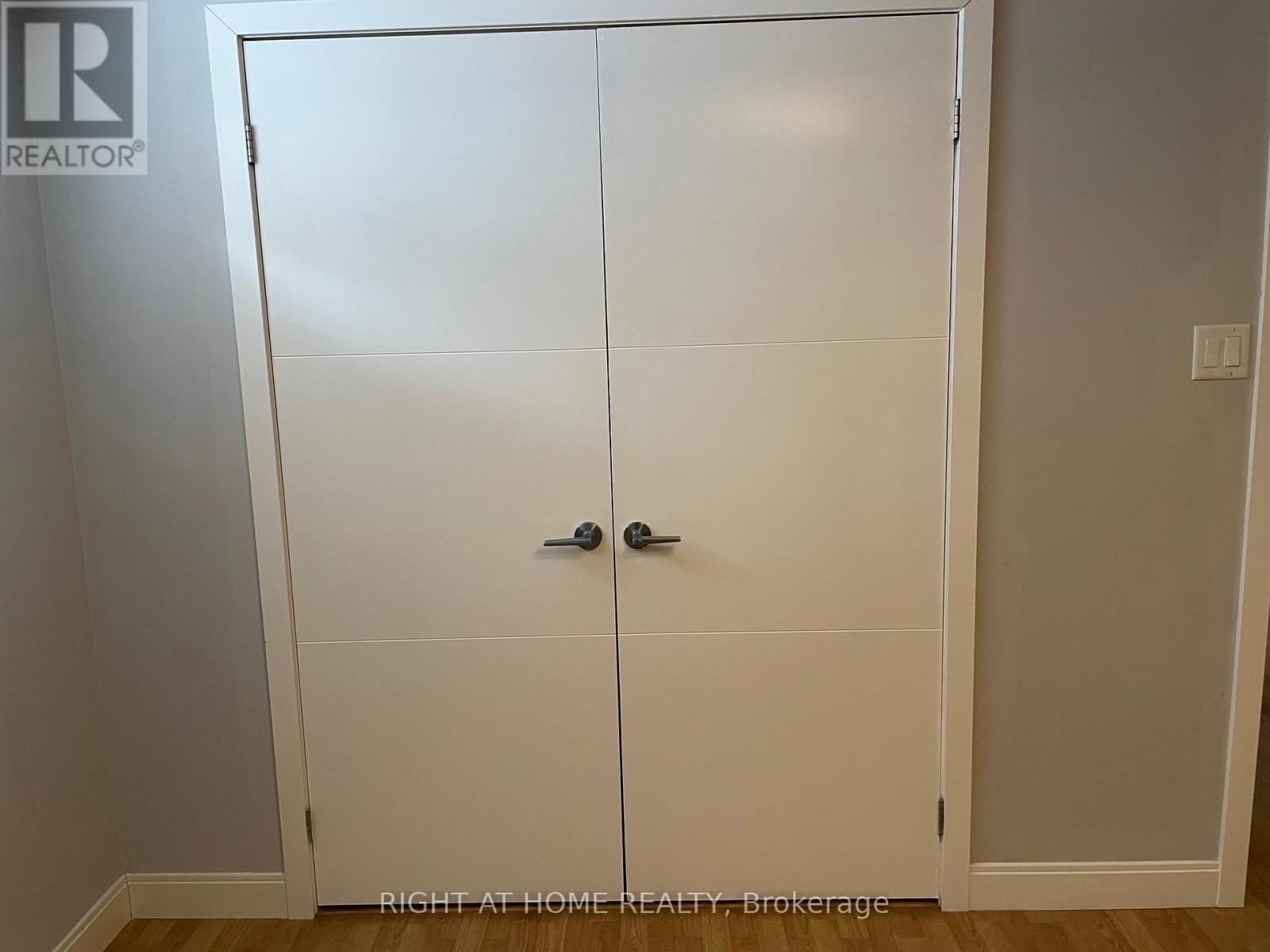 Lower - 28 Sparrow Avenue, Toronto, Ontario  M6A 1L4 - Photo 7 - W12741844