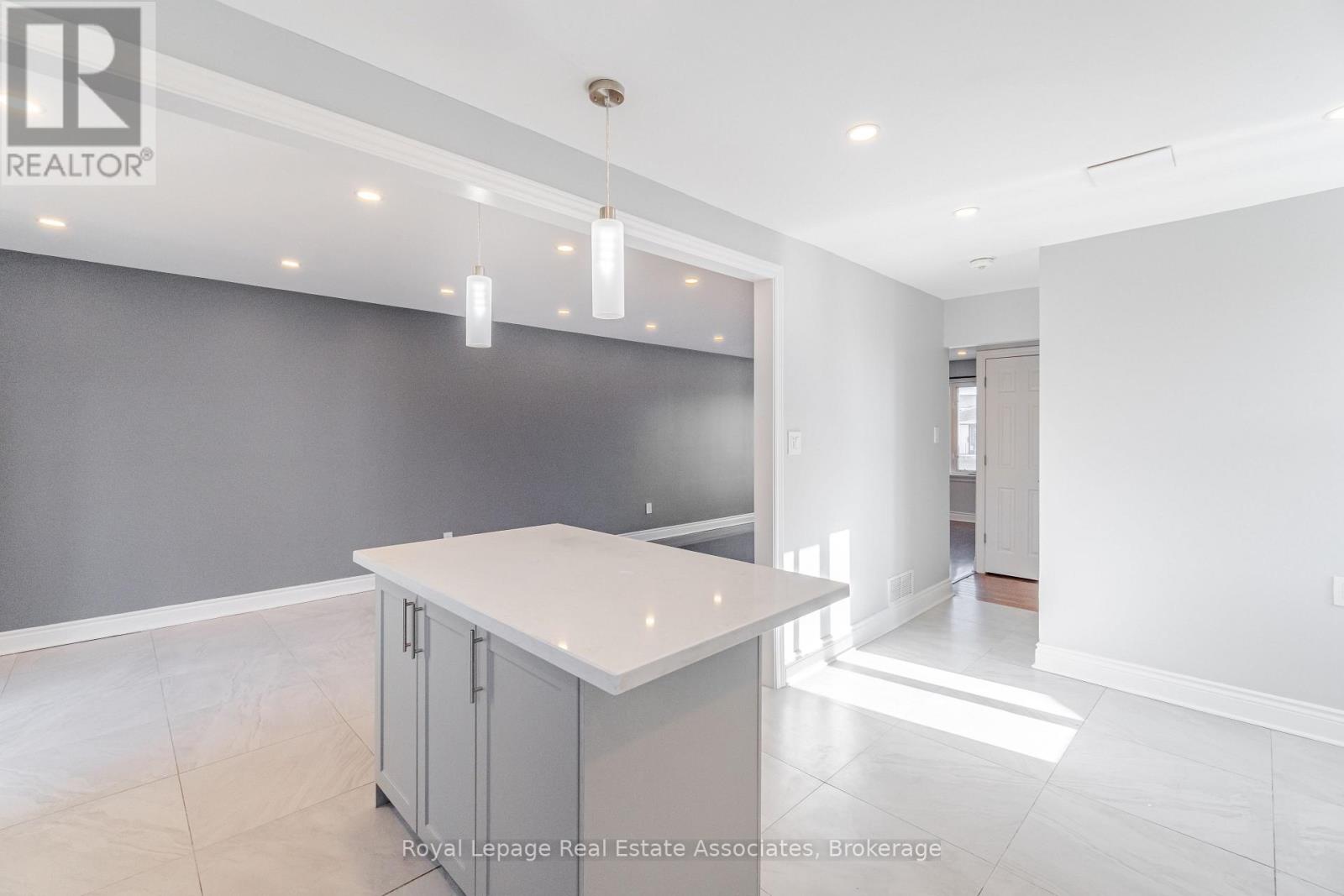 Upper Level - 91 Bruce Beer Drive, Brampton, Ontario  L6V 2Z7 - Photo 8 - W12741856