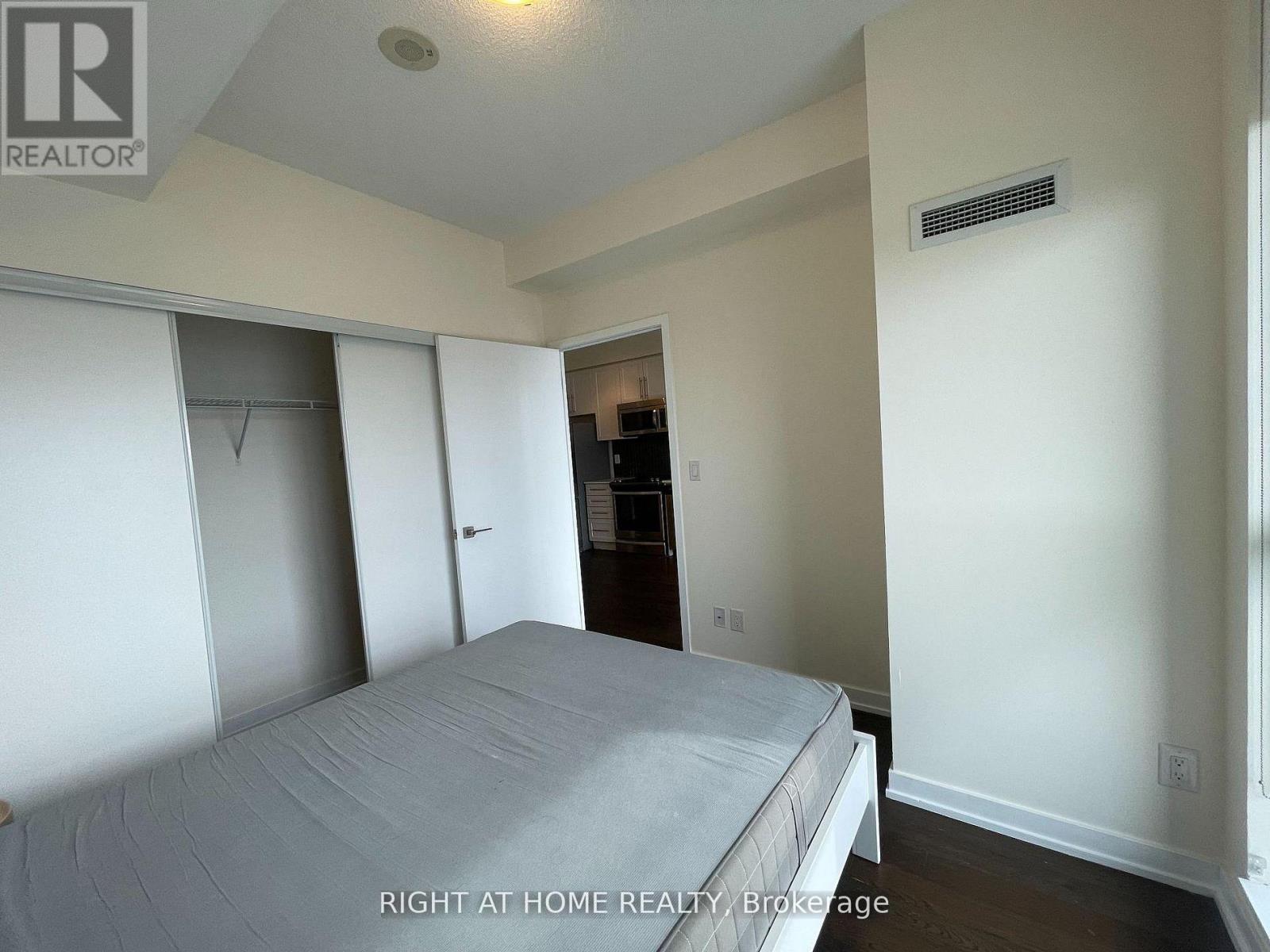 3001 - 4011 Brickstone Mews W, Mississauga, Ontario  L5B 0G3 - Photo 6 - W12741866