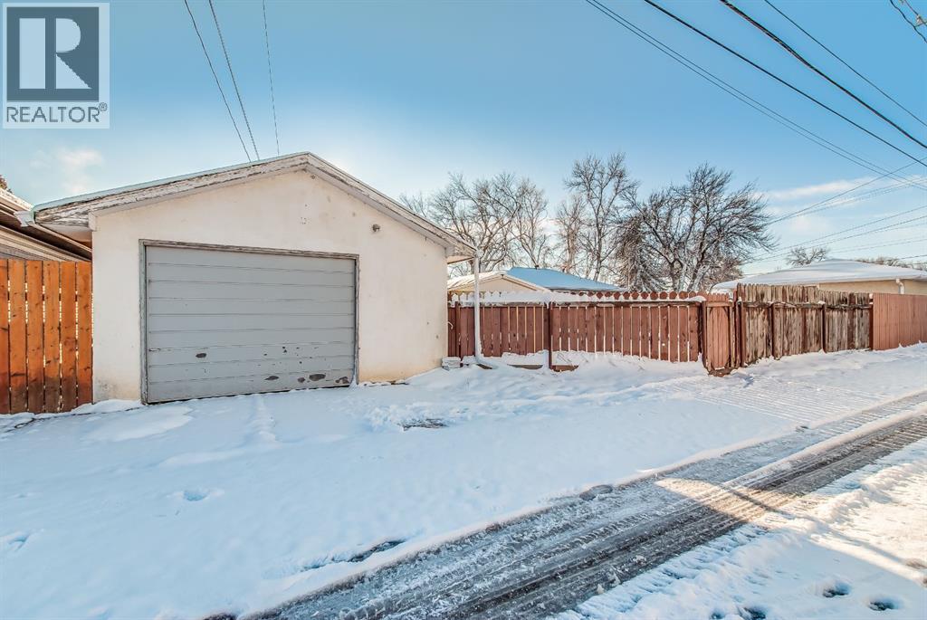 212 11 Street Ne, Medicine Hat, Alberta  T1A 5T2 - Photo 16 - A2272520