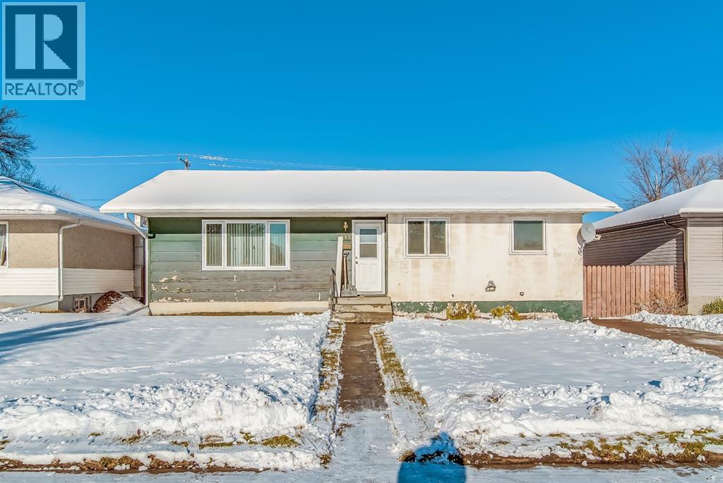 212 11 Street NE, Medicine Hat, Alberta