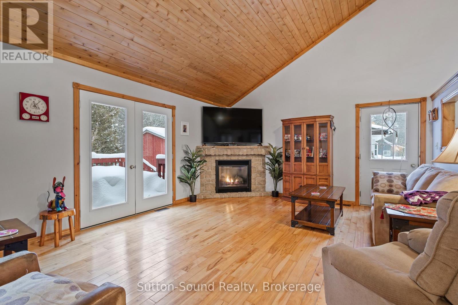 554 Stokes Bay Road, Northern Bruce Peninsula, Ontario N0H 2M0 - Photo 11 - X12741950