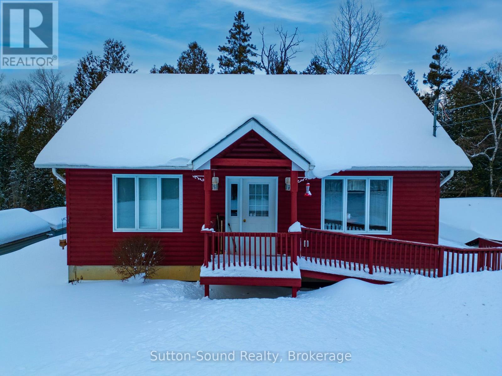 554 Stokes Bay Road, Northern Bruce Peninsula, Ontario N0H 2M0 - Photo 2 - X12741950