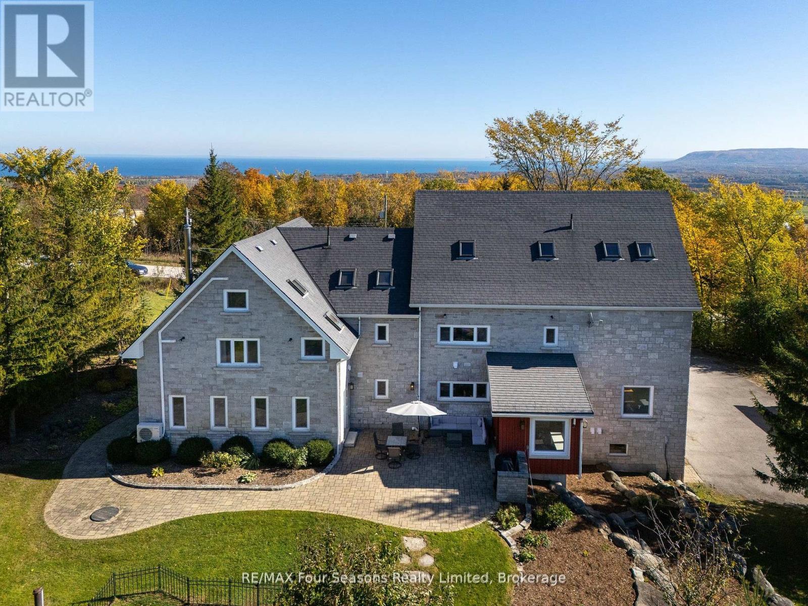 124 Dinsmore Street, Meaford, Ontario N0H 2P0 - Photo 2 - X12741968