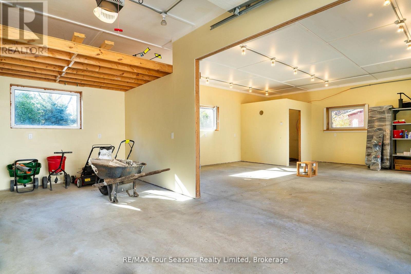 124 Dinsmore Street, Meaford, Ontario N0H 2P0 - Photo 37 - X12741968