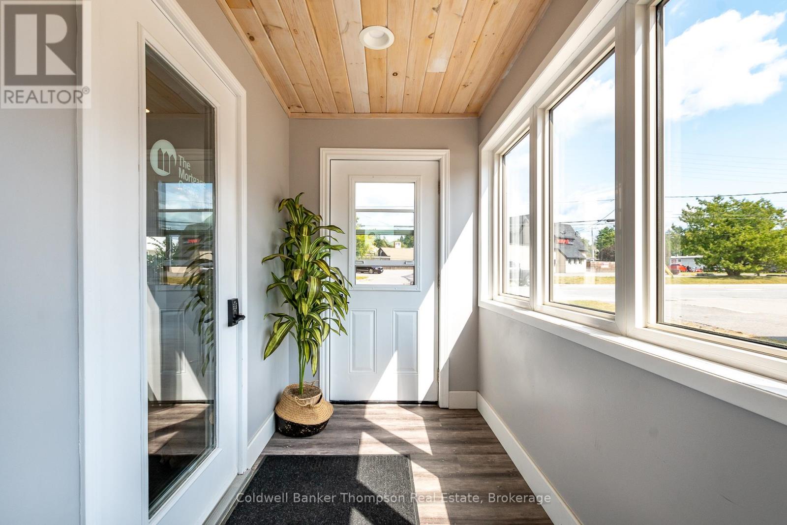 7 Chaffey Street, Huntsville, Ontario  P1H 1H4 - Photo 2 - X12742110