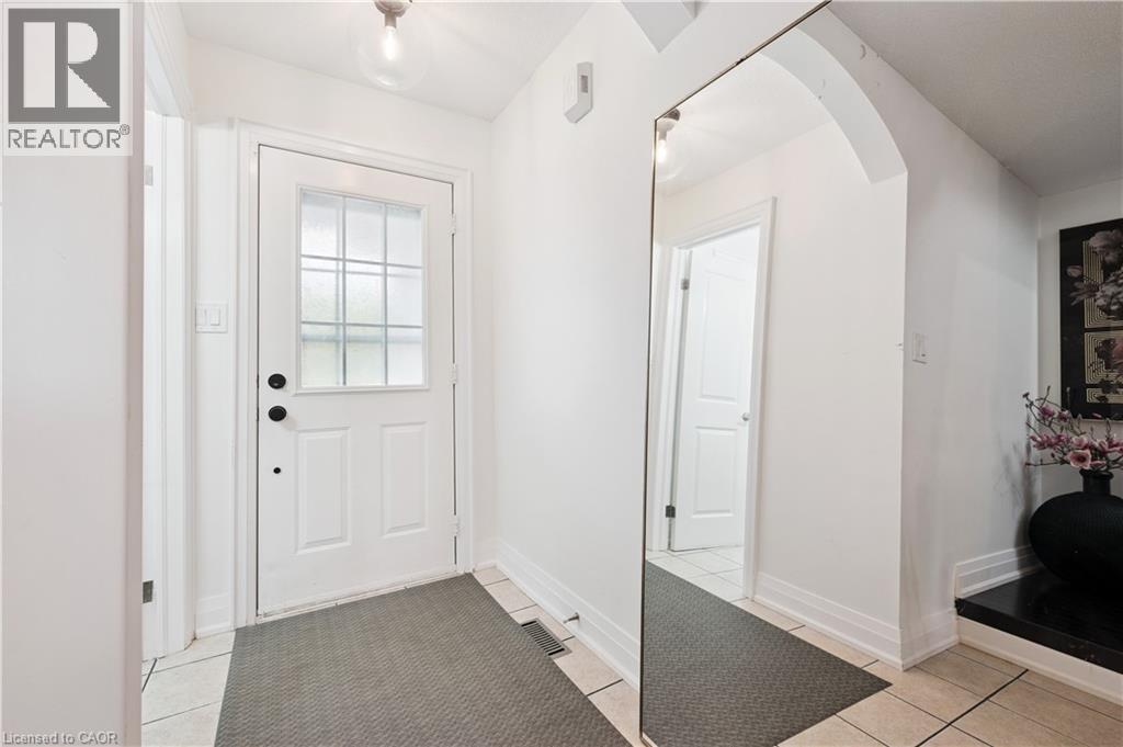 140 Veronica Drive, Kitchener, Ontario  N2A 2R9 - Photo 4 - 40801192