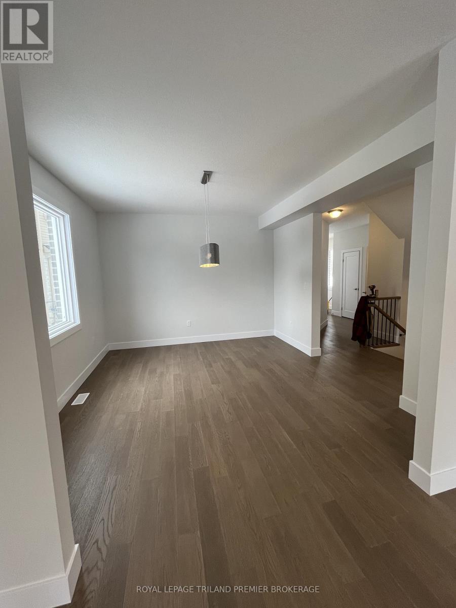 2698 Bobolink Lane, London South, Ontario  N6M 0J9 - Photo 3 - X12741970