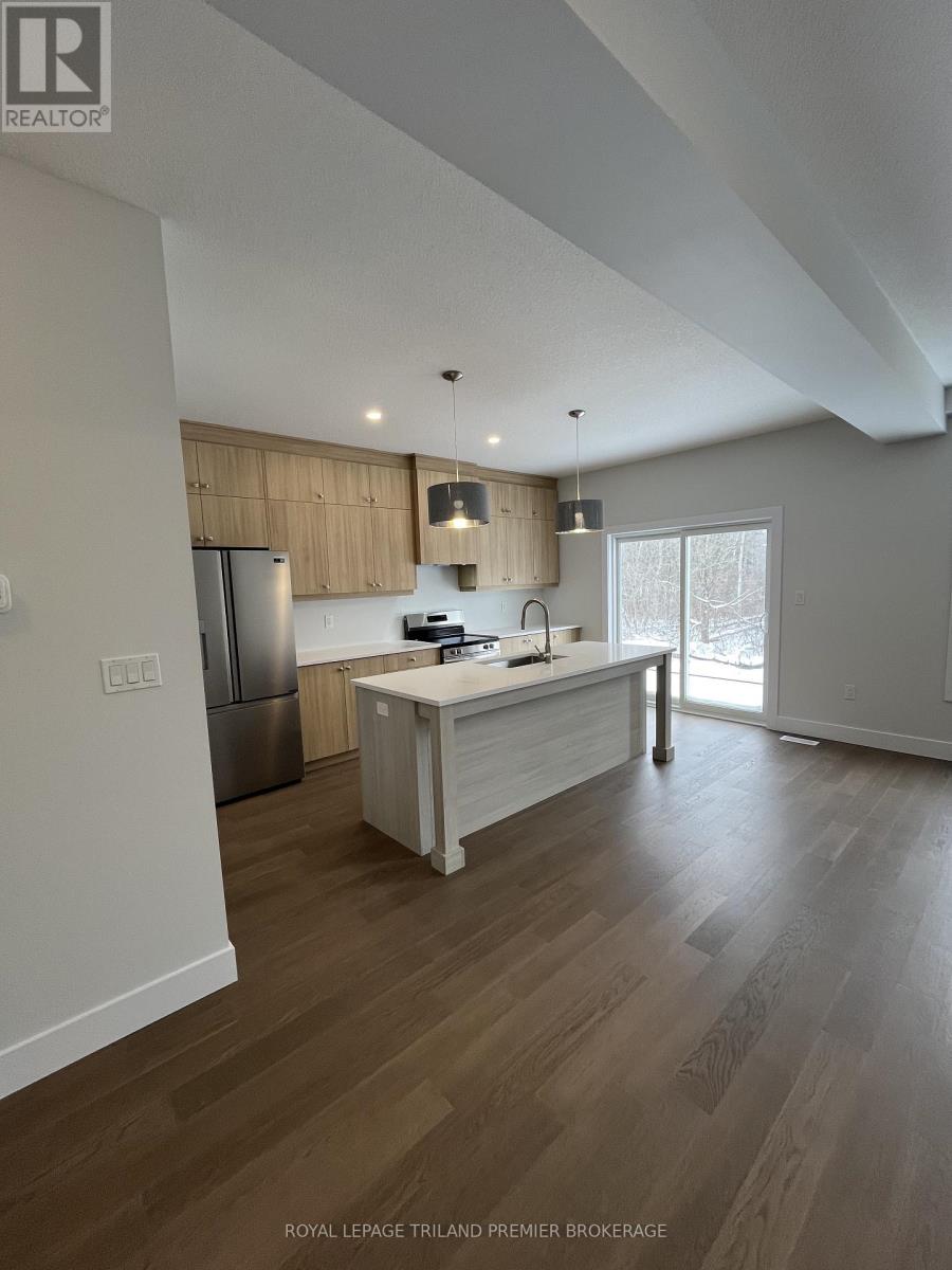 2698 Bobolink Lane, London South, Ontario  N6M 0J9 - Photo 9 - X12741970