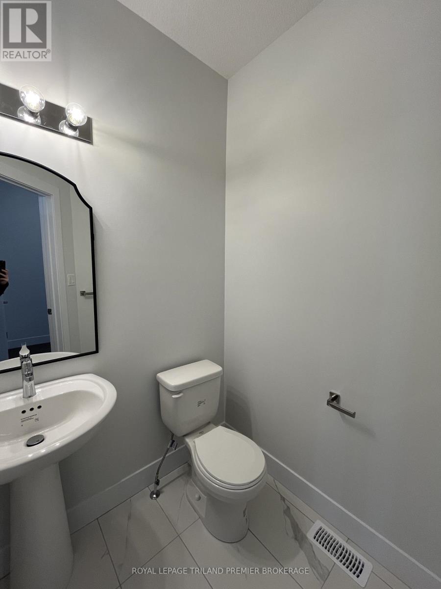 2698 Bobolink Lane, London South, Ontario  N6M 0J9 - Photo 13 - X12742026